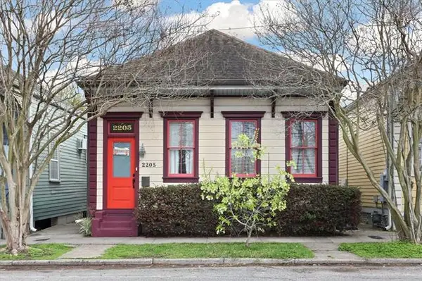 2205 Valence Street, New Orleans, LA 70115