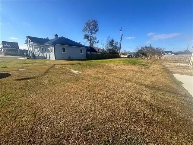 8572 Jefferson Highway, Harahan, LA 70123 - #1
