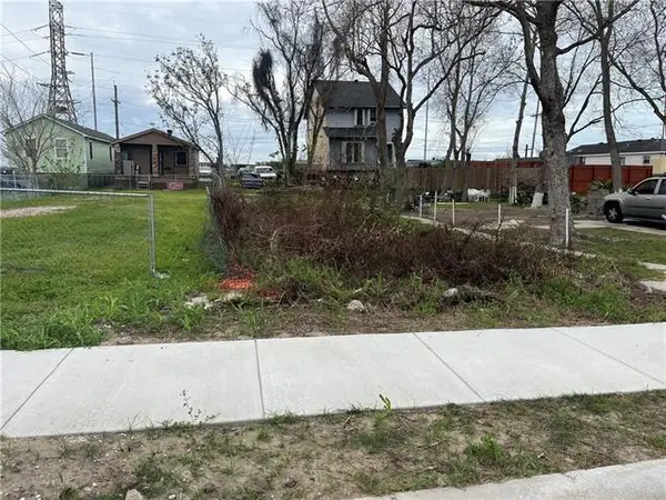 3011 Laussat Place, New Orleans, LA 70117