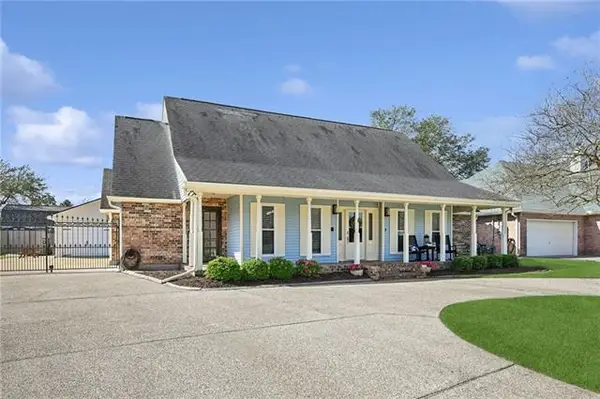 135 Dickson Drive, Belle Chasse, LA 70037