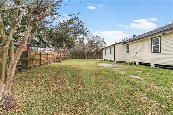 705 Leboeuf Street, New Orleans, LA 70114