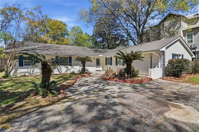 334 West Street, Mandeville, LA 70448 - #1