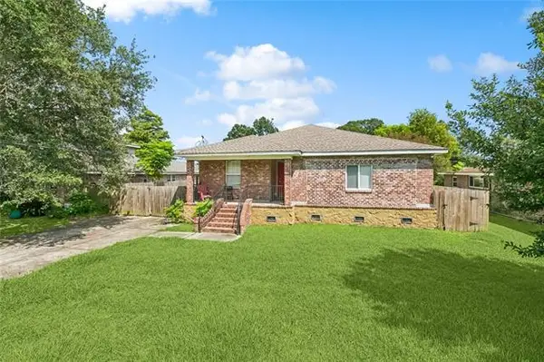 2126 General Collins Avenue, New Orleans, LA 70114