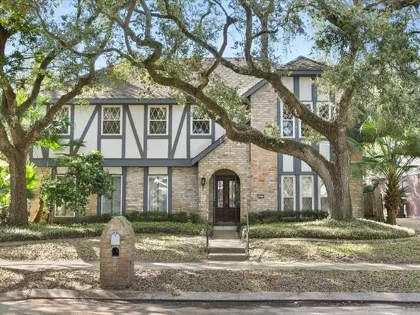 2473 Cumberland Court, New Orleans, LA 70131