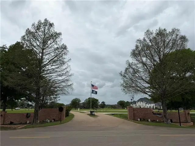 210 Highland Crest Drive, Covington, LA 70435 - #2