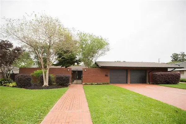 113 Meadowbrook Drive, Gretna, LA 70056