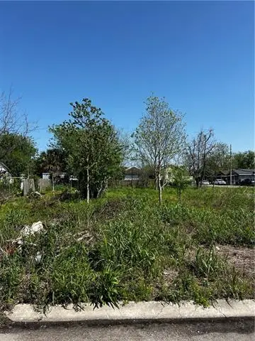 1811 Montegut Street, New Orleans, LA 70117
