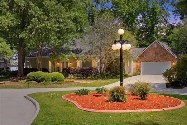 126 Madewood Drive, Mandeville, LA 70471