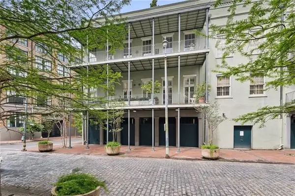 225 Girod Street #302, New Orleans, LA 70130