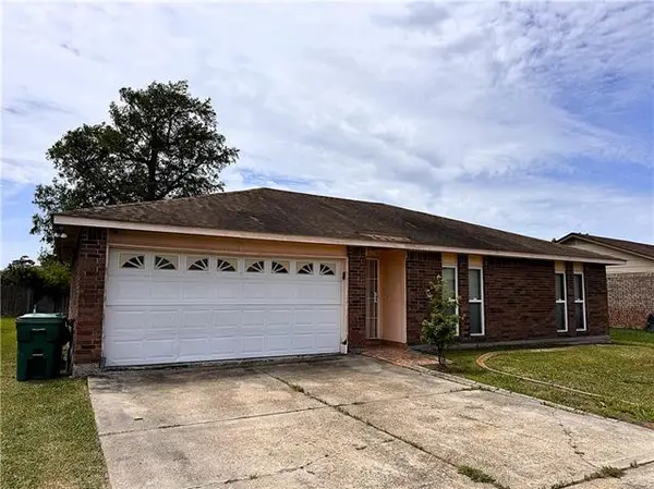 2476 Paige Janette Drive, Harvey, LA 70058