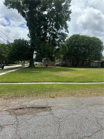 626 Lebeau Street, Arabi, LA 70032