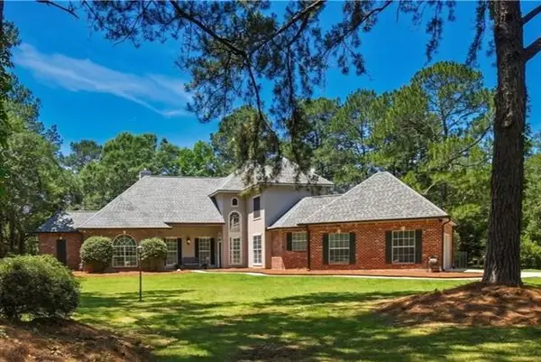 209 Reiher Road, Mandeville, LA 70471