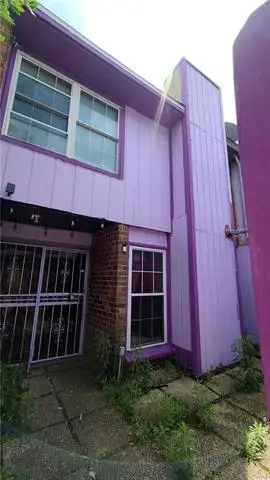 1310 Chimneywood Lane, New Orleans, LA 70126