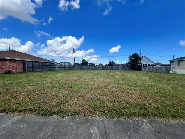321 Llama Drive, Arabi, LA 70032