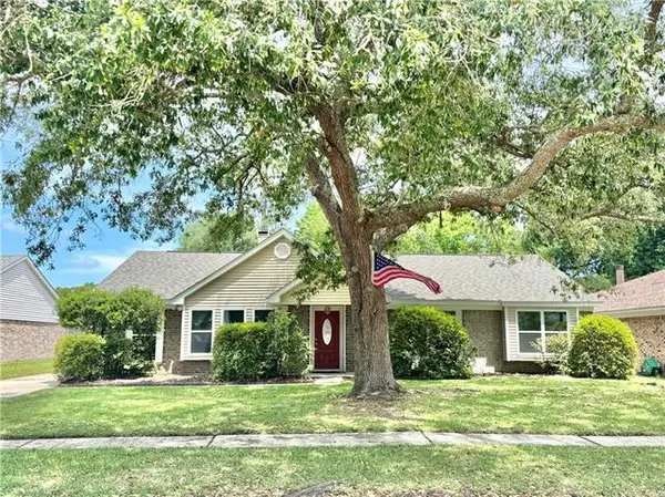 412 W Lake Catahoula Court, Slidell, LA 70461
