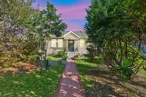 221 W Urquhart Street, Chalmette, LA 70043