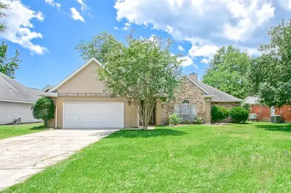 3070 Pine Place, Mandeville, LA 70448