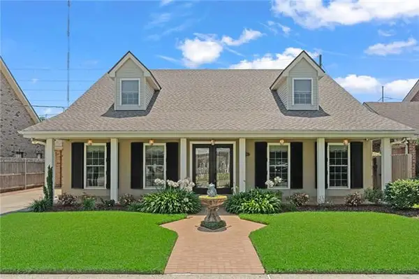 3209 Delille Street, Chalmette, LA 70043