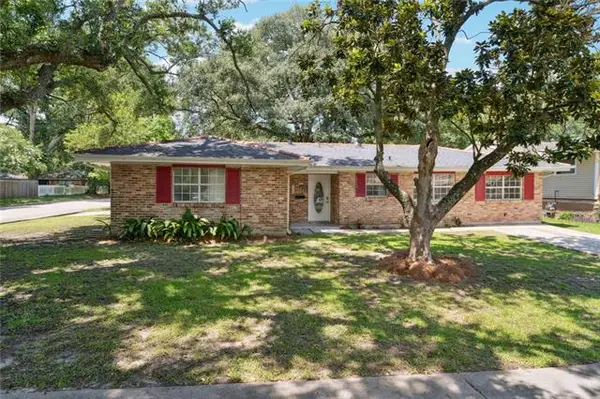 6200 Stratford Place, New Orleans, LA 70131