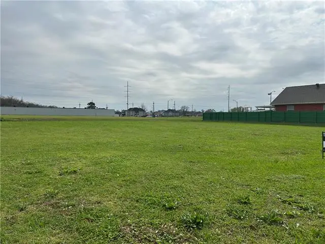 40731,40732,407 Lake Forest Boulevard, New Orleans, LA 70126 - #1