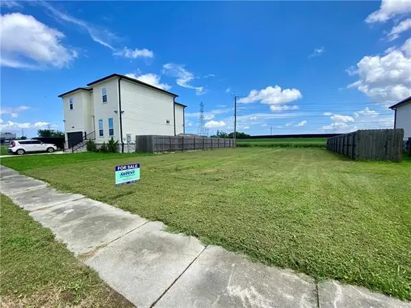 8309 Hermitage Drive, Chalmette, LA 70043