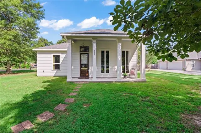 600 Colbert Street, Mandeville, LA 70448 - #1