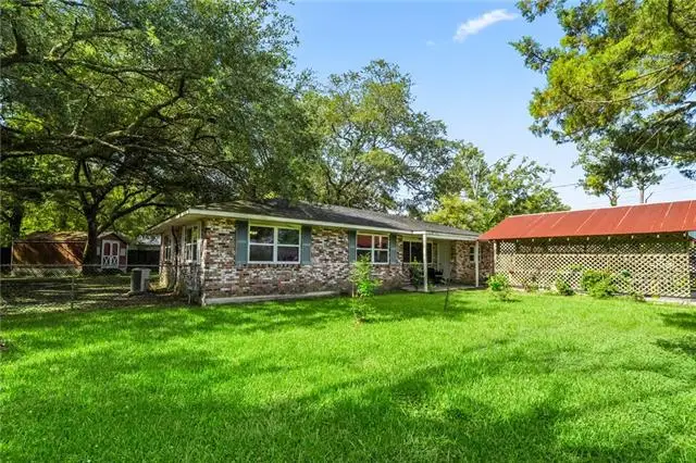 215 E Pecan Street, Ponchatoula, LA 70454 - #2