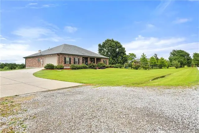 180 Pelican Place, Belle Chasse, LA 70037 - #3