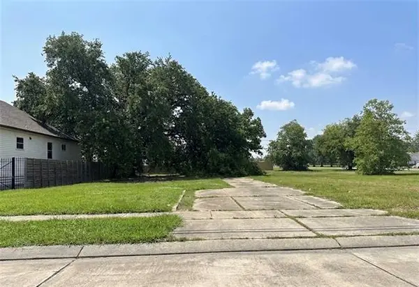 1805 Center Street, Arabi, LA 70032