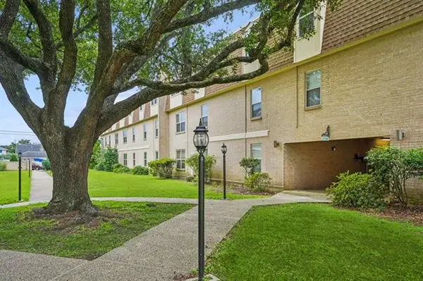 2708 Whitney Place #812, Metairie, LA 70002