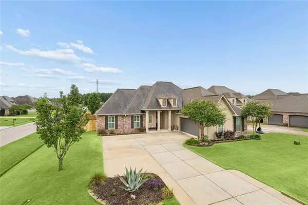 301 Old Place Lane, Madisonville, LA 70447