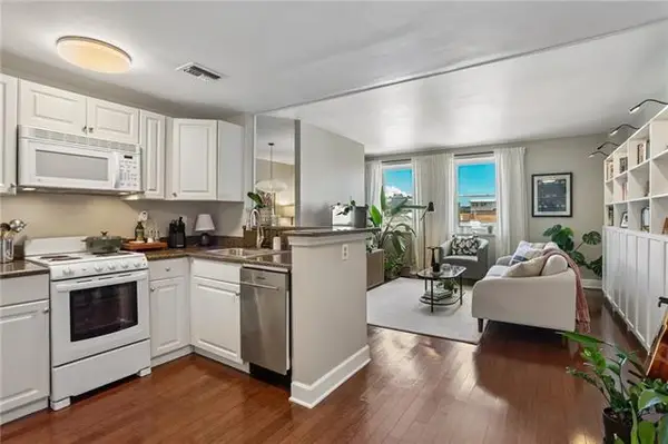 1205 St Charles Avenue #403, New Orleans, LA 70130