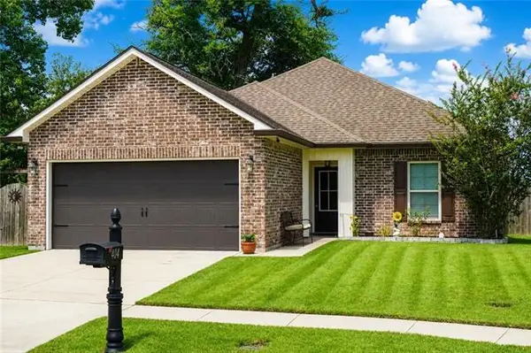 404 Ashton Oaks Lane, Luling, LA 70070