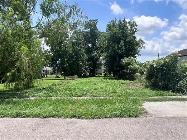 1811 Flood Street, New Orleans, LA 70117