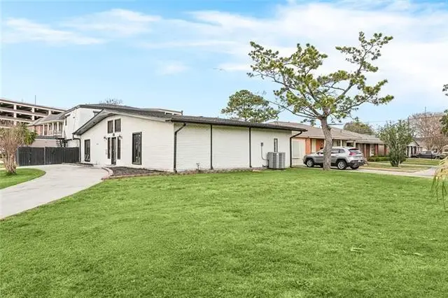 4200 Lake Villa Drive, Metairie, LA 70002 - #3