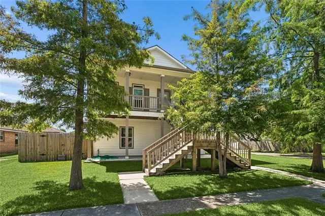 2220 Fenelon Street, Chalmette, LA 70043 - #2