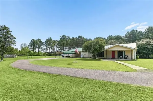 95 Silver Dollar Lane, Greensburg, LA 70441