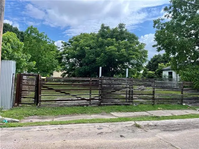 3021 N Claiborne Avenue, New Orleans, LA 70117 - #3
