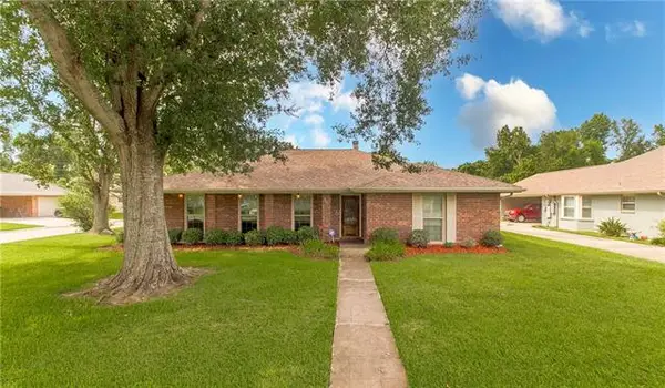 301 Devon Road, Laplace, LA 70068
