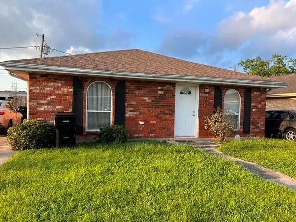 313-15 E Magnolia Drive, Chalmette, LA 70043