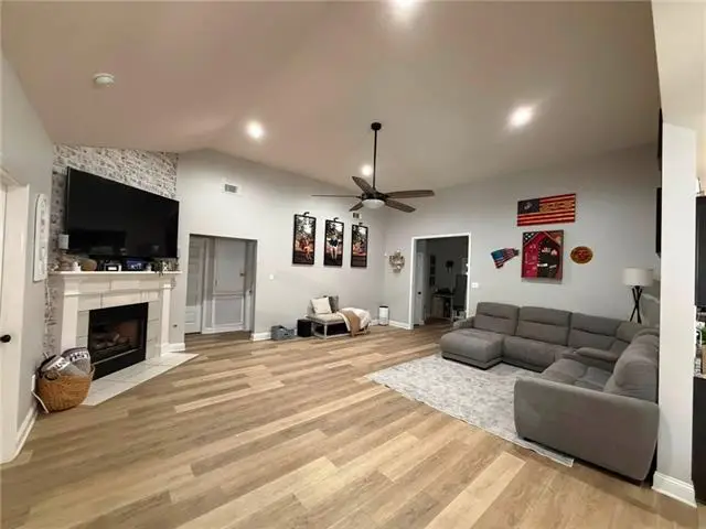 2060 Bonaire Drive, Marrero, LA 70072 - #3
