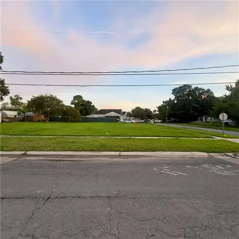 9100 Livingston Avenue, Chalmette, LA 70043