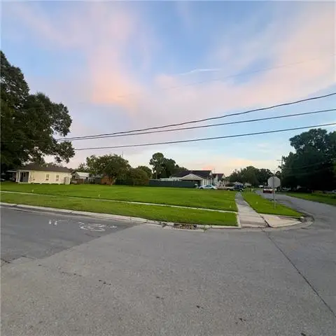 9100 Livingston Avenue, Chalmette, LA 70043 - #3