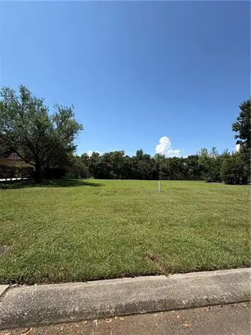 47 Forest Oaks Drive, New Orleans, LA 70131