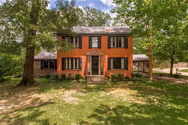 900 N James Avenue, Mccomb, MS 39652