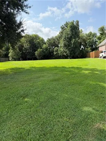 120 Green Trails Drive, Belle Chasse, LA 70037