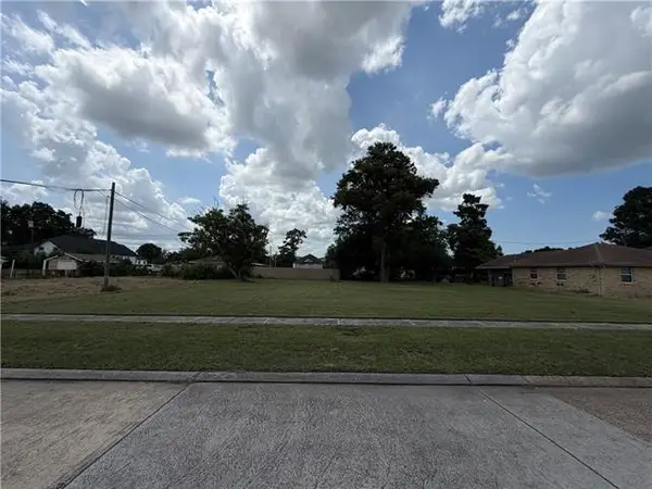 70 Patterson Drive, Chalmette, LA 70043