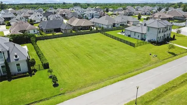 324 Cypress Crossing Drive, Belle Chasse, LA 70037