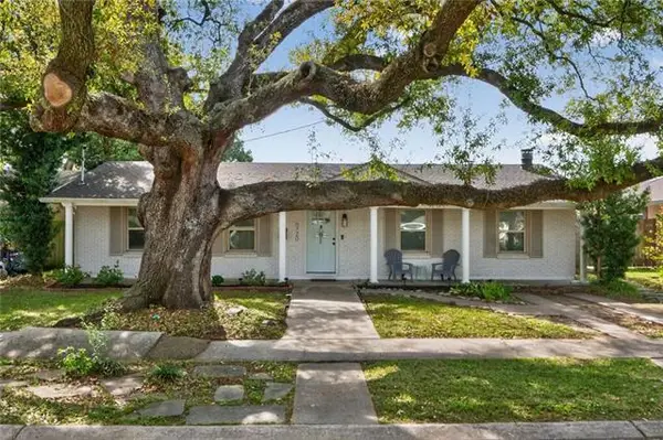 6720 W Magnolia Boulevard, Harahan, LA 70123