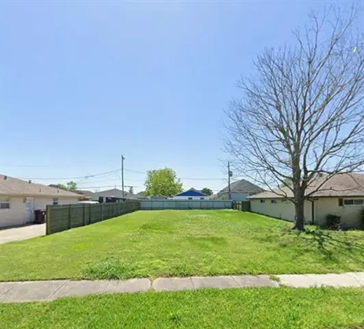 208 Mink Drive, Arabi, LA 70032